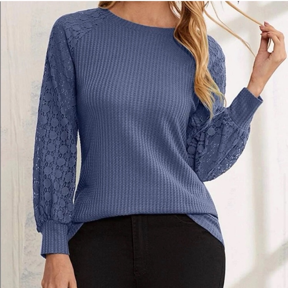 Contrast lace raglan blouse
